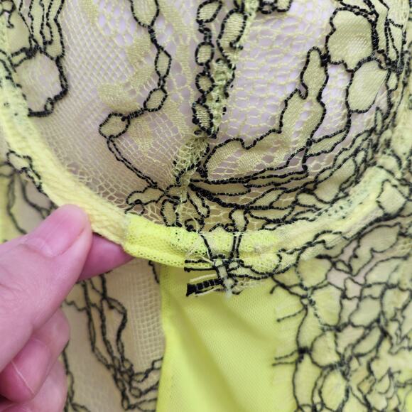 NWT Windsor Neon Yellow c7 Black Lace Thong Bodysuit Women's XL - Picture 3 of 9